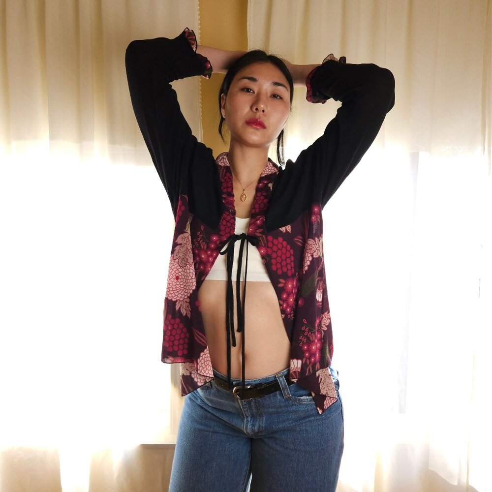 Vintage V neck multi color oriental pattern frill sleeve open tie front cardigan